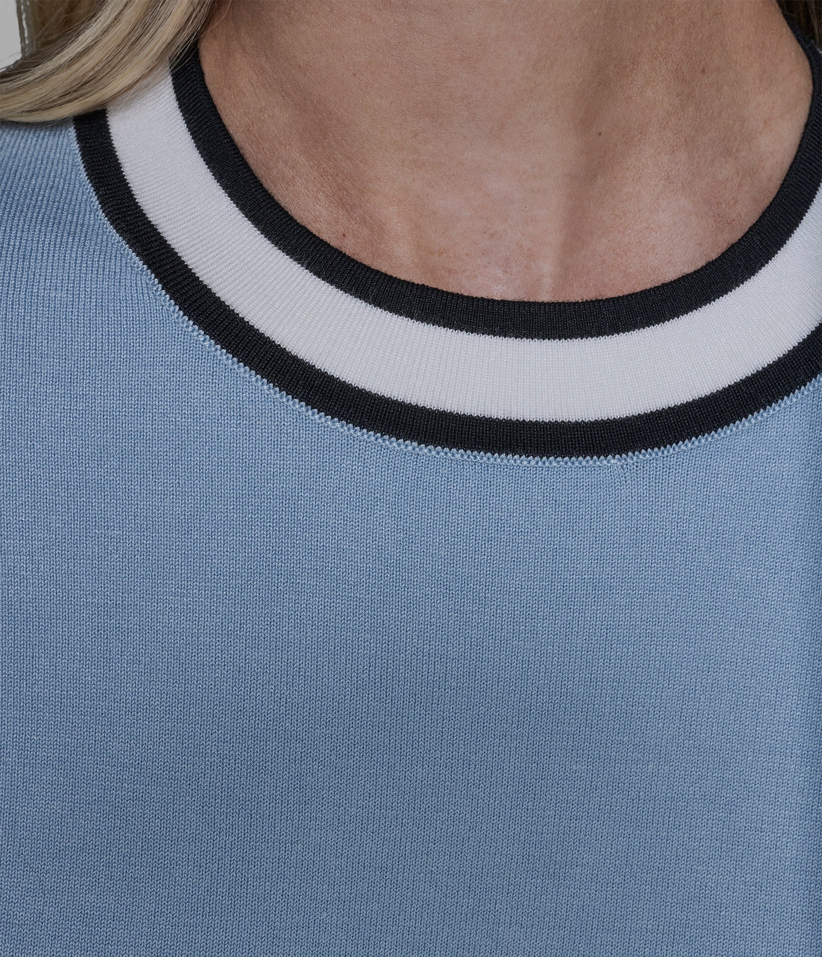 SHORT SLEEVE CONTRAST TRIM SWEATER - Image 6